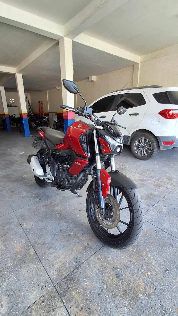 YAMAHA FZ 15 FAZER ABS FRENTE DIREITA